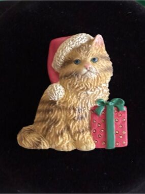 Russ Ginger Cat Magnet with Red Present and Green Bow